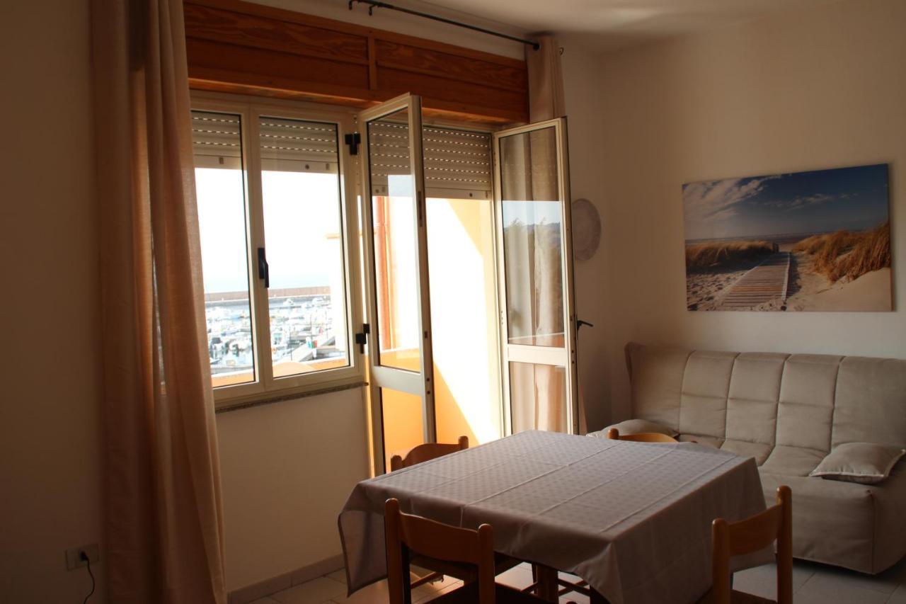 Borgo Spiaggia Vista Mare อิโซลา โรสซา ภายนอก รูปภาพ