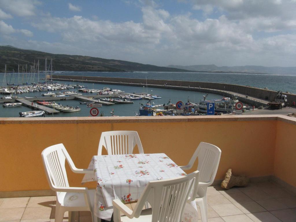 Borgo Spiaggia Vista Mare อิโซลา โรสซา ภายนอก รูปภาพ
