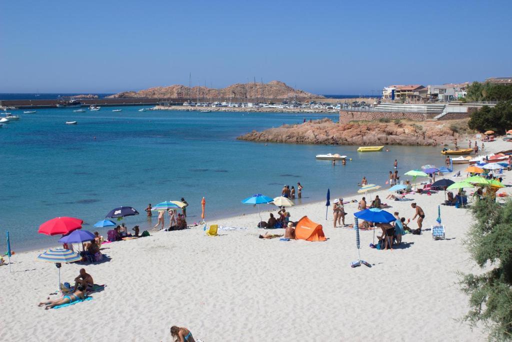 Borgo Spiaggia Vista Mare อิโซลา โรสซา ภายนอก รูปภาพ